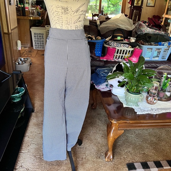 NWT Kim Rogers pull on straight pants with tummy control size 16 short. - Picture 13 of 16